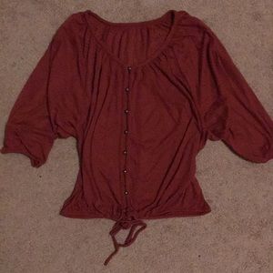 Loose fitting quarter sleeve top